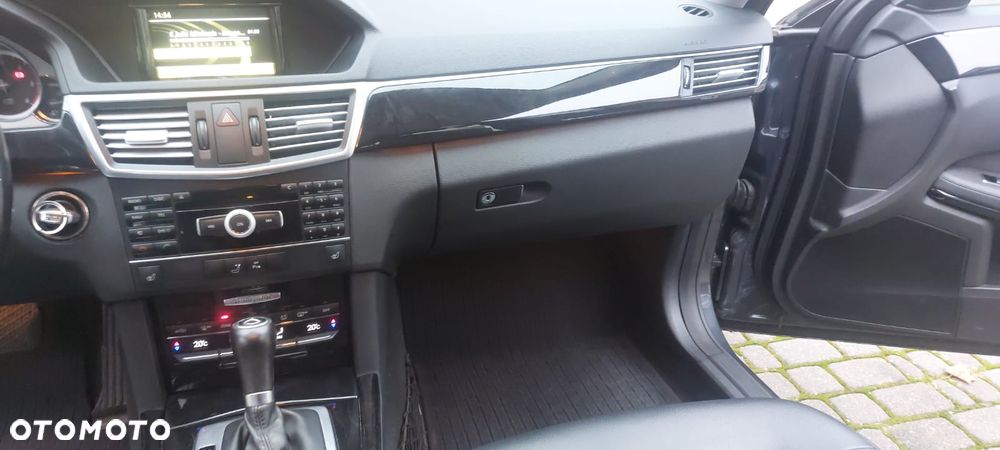 Mercedes-Benz Klasa E - 33