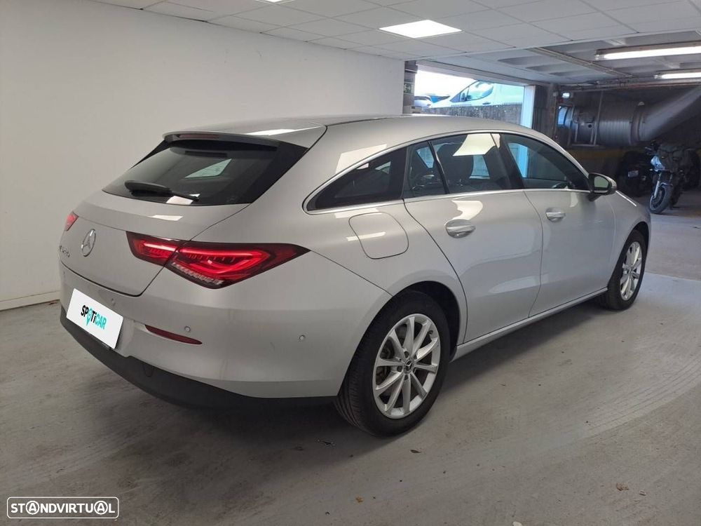 Mercedes-Benz CLA 250 e Shooting Brake AMG Line - 3