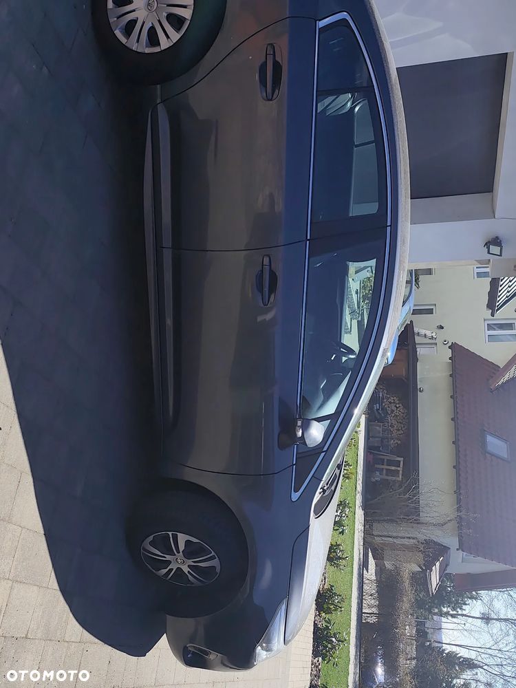 Toyota Avensis 1.8 Sol MS - 13