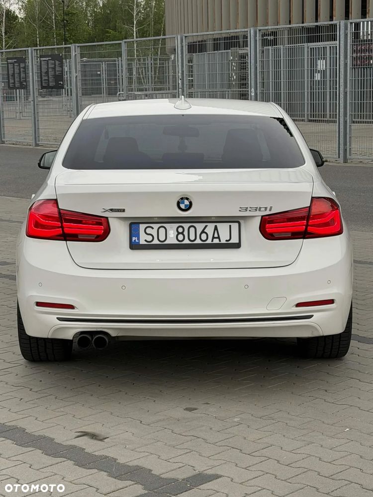 BMW Seria 3 330i xDrive Sport Line - 3
