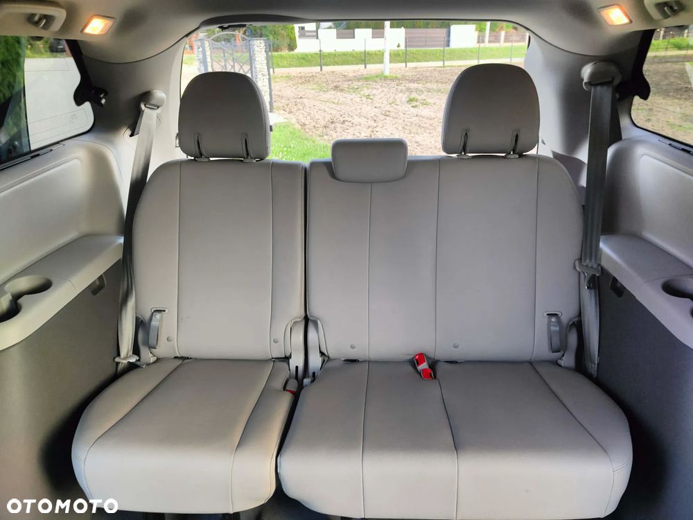 Toyota Sienna 3.5 V6 SE - 27
