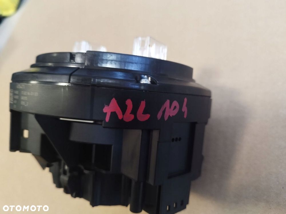 TASMA POD KIEROWNICE PRZELACZNIK WYCIERACZEK MANETKA VITO 447 - 5