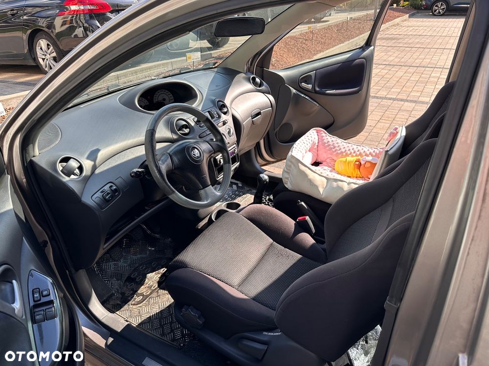 Toyota Yaris - 7