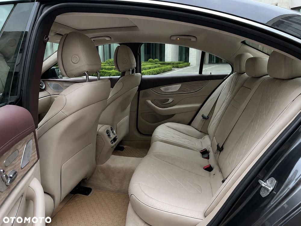 Mercedes-Benz CLS 300 d 4-Matic AMG - 7