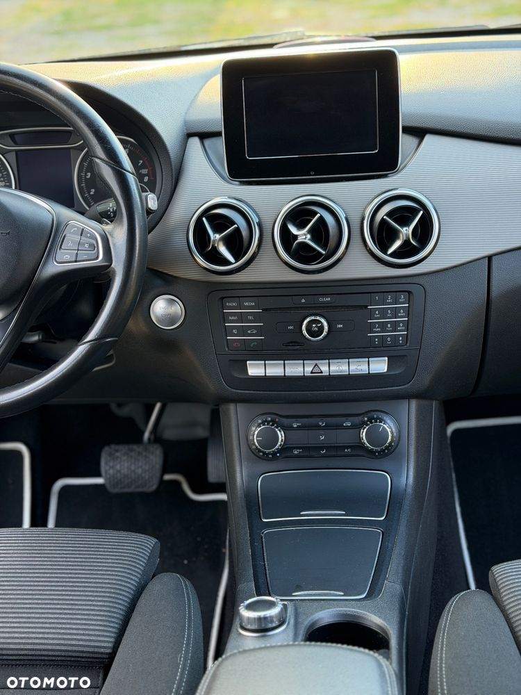 Mercedes-Benz Klasa B 180 7G-DCT Style - 27