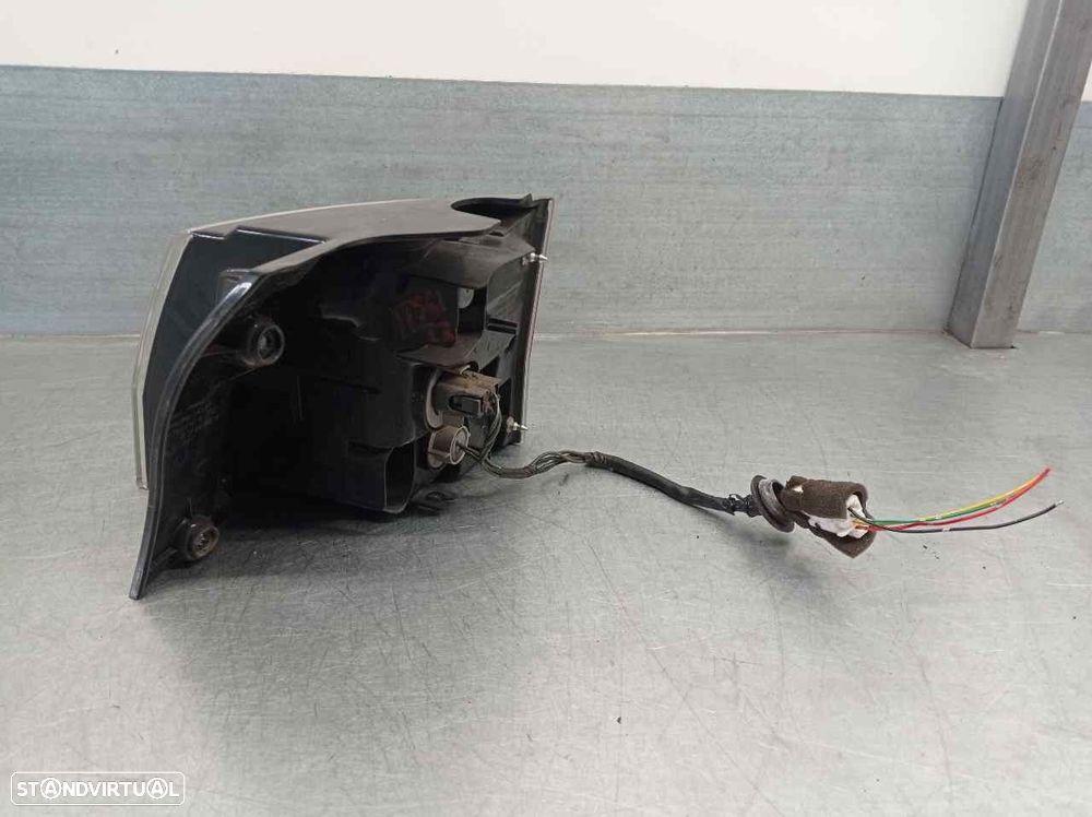 FAROLIM TRASEIRO ESQUERDO MITSUBISHI OUTLANDER II 2009 -8330A379 - 2