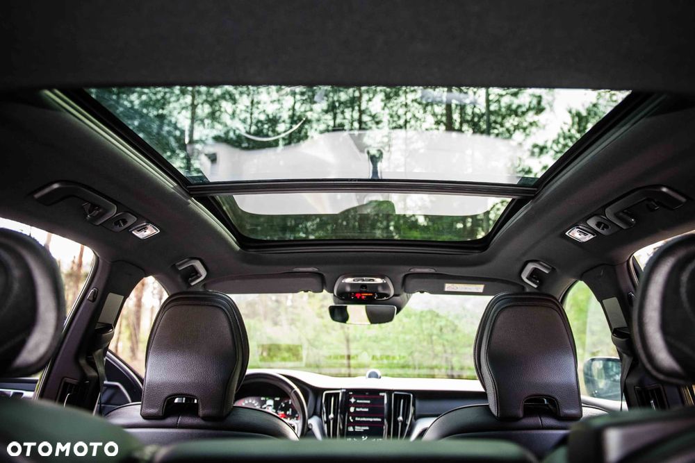 Volvo XC 60 D5 AWD R-Design - 20