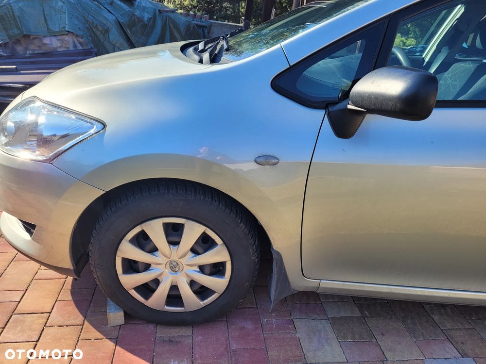 Toyota Auris 1.4 D-4D 2010 - 3