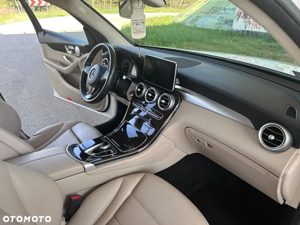 Mercedes-Benz GLC 300 4Matic 9G-TRONIC - 15