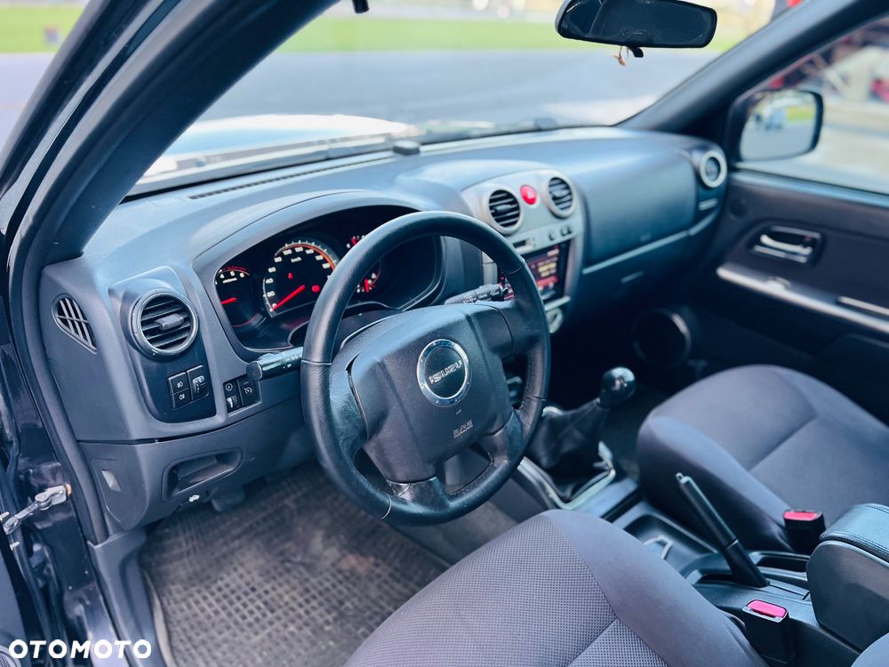 Isuzu D-Max 3.0d DC LS - 22