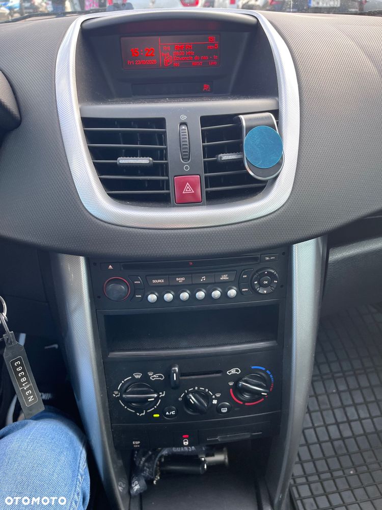 Peugeot 207 - 12