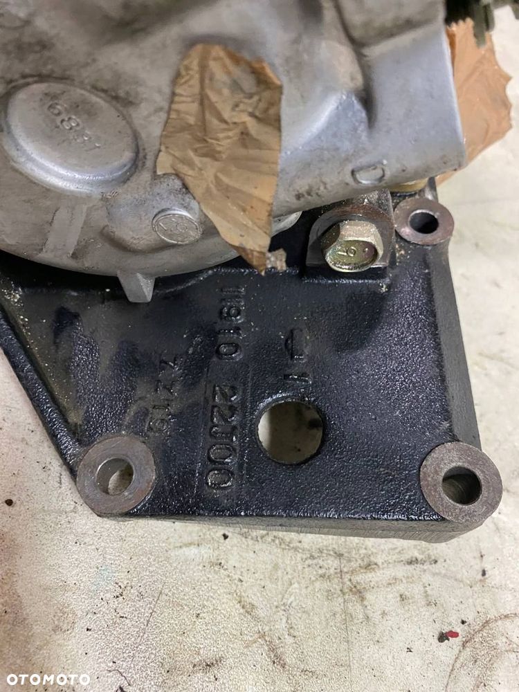 NISSAN PATROL sprężarka klimatyzacji 92600VB300 - 4