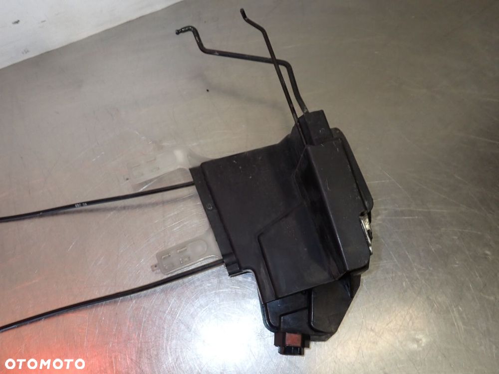 ZAMEK LEWY PRZÓD DRZWI HYUNDAI TUCSON I - 2