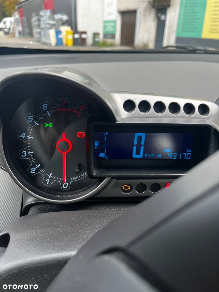 Chevrolet Aveo 1.2 LT - 27