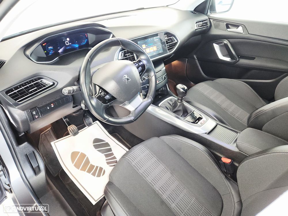 Peugeot 308 SW BlueHDi 130 Allure - 15