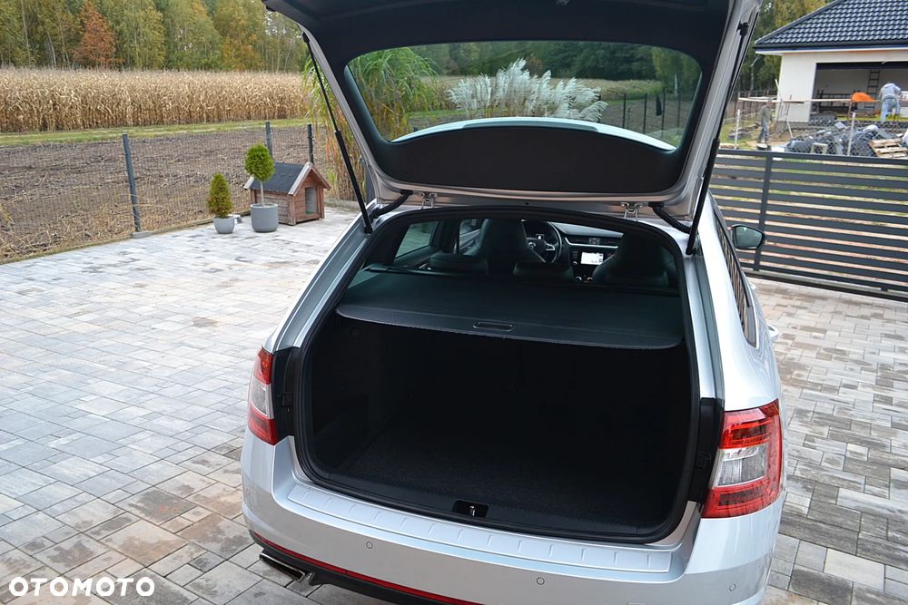 Skoda Octavia 2.0 TDI DSG RS - 21