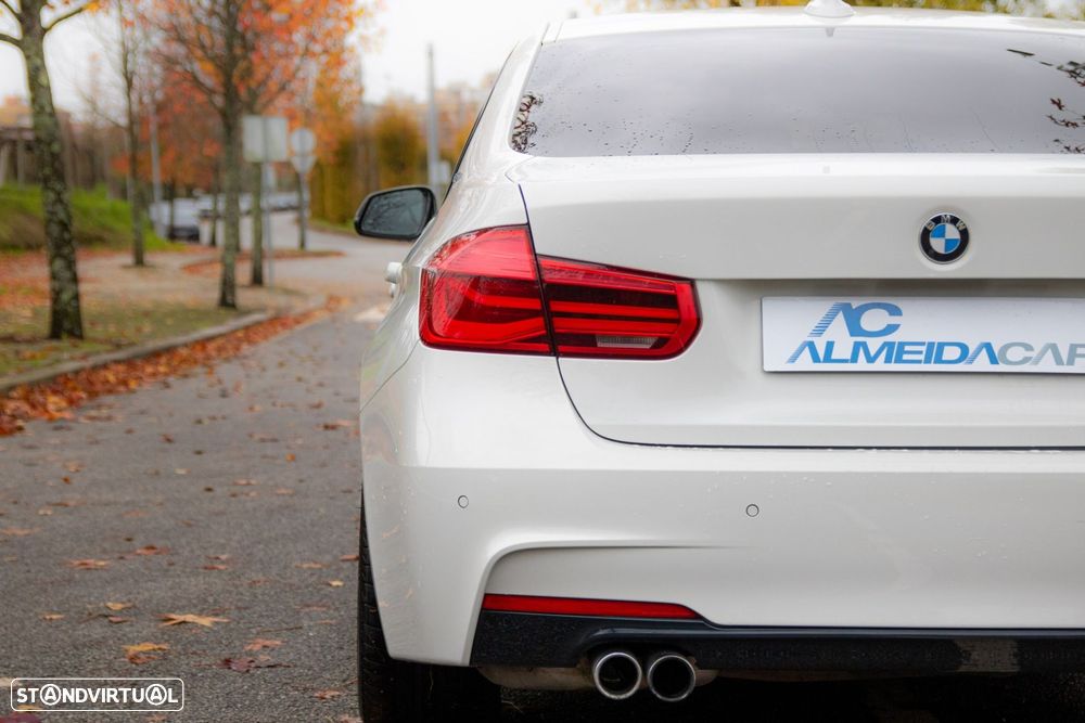 BMW 330 e iPerformance Pack M - 27