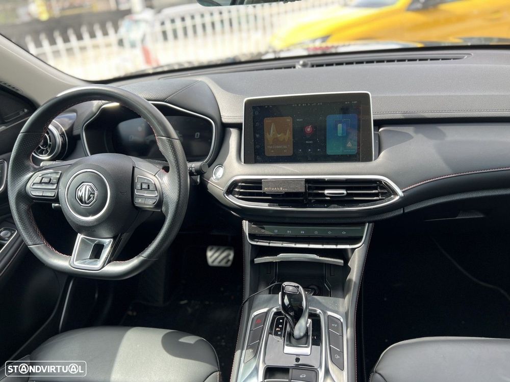 MG EHS 1.5 T-GDI Plug-in Hybrid Luxury - 17