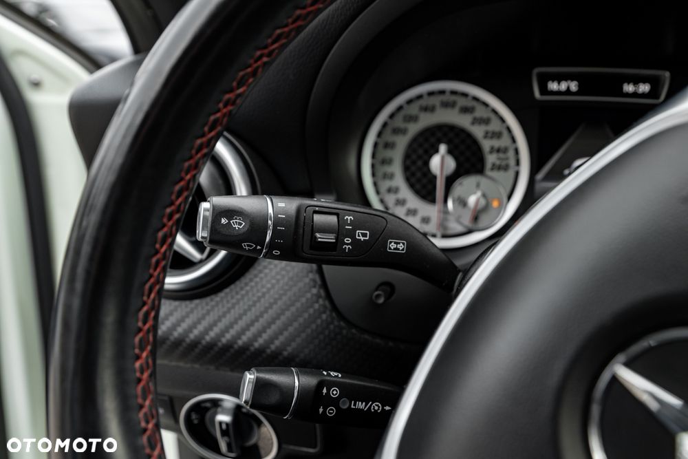 Mercedes-Benz Klasa A 250 4Matic 7G-DCT AMG Line - 31