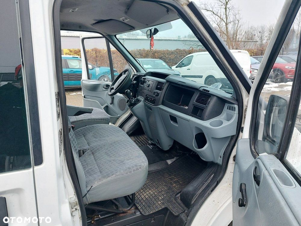 Ford Transit - 13