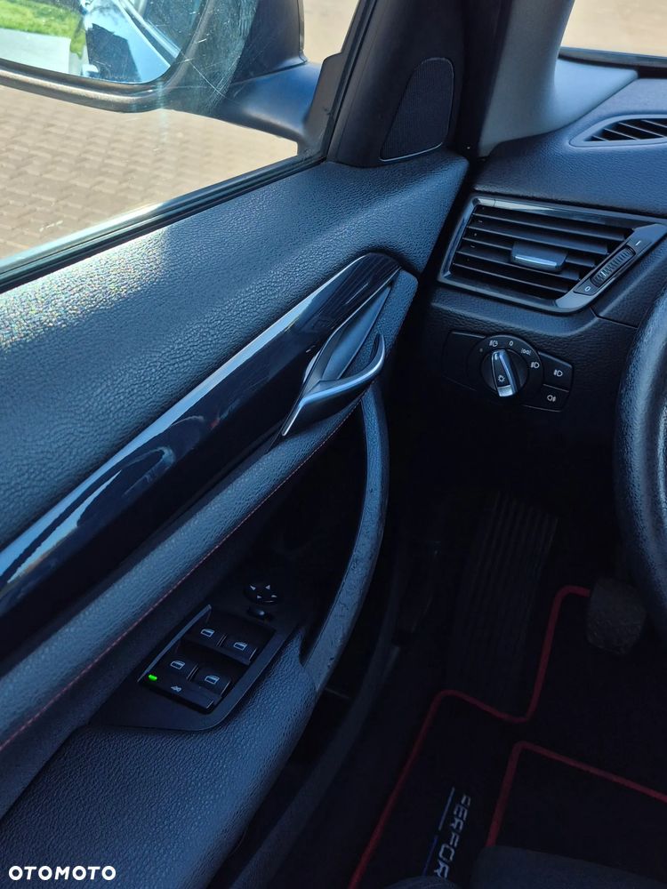 BMW X1 sDrive18d - 18