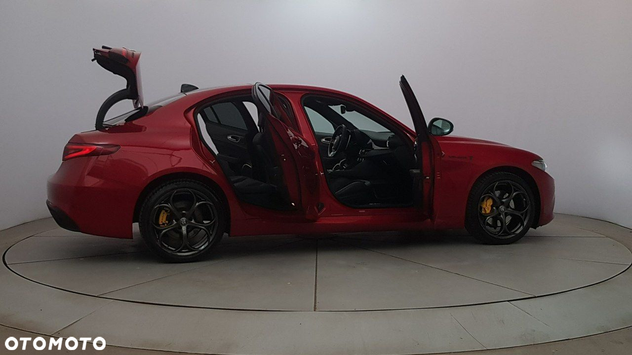 Alfa Romeo Giulia - 12