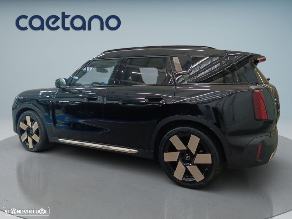 MINI Countryman E Classic L - 2