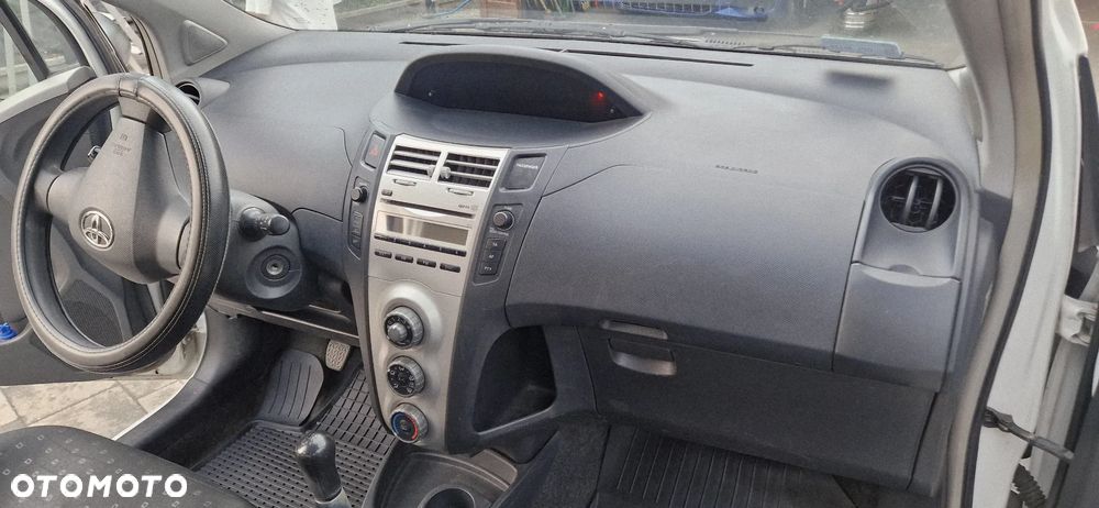 Toyota Yaris - 7
