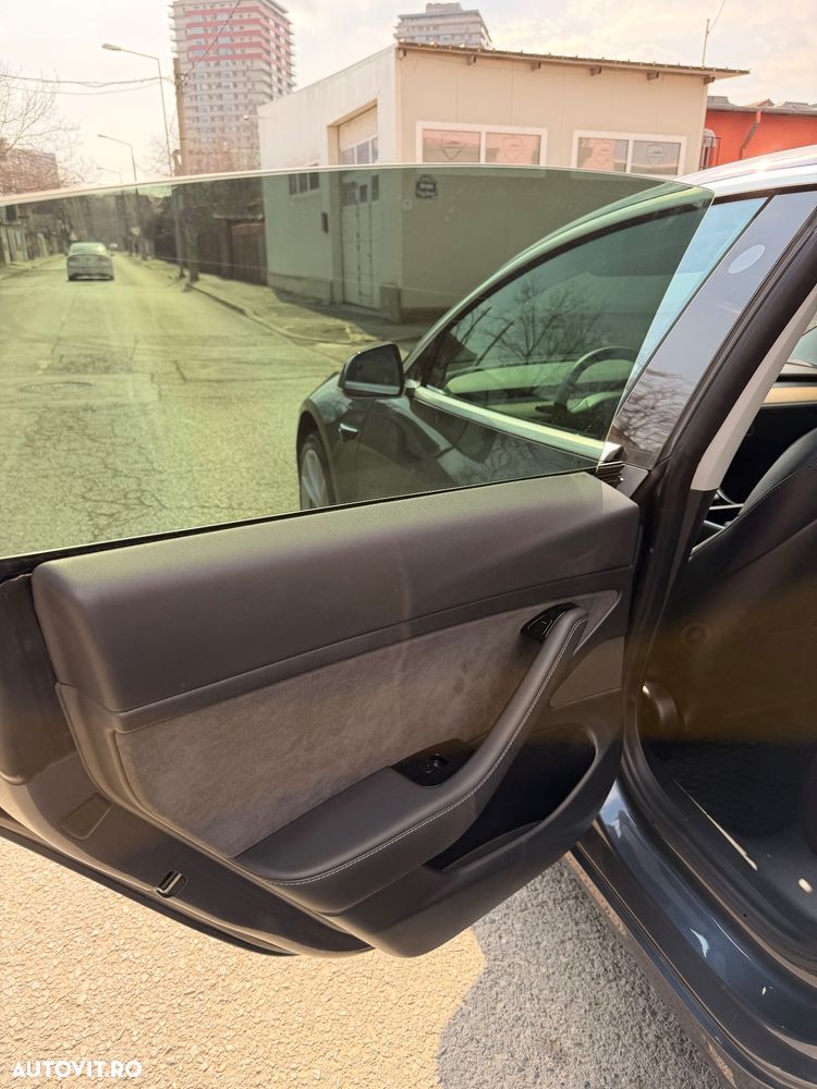 Tesla Model 3 Standard Reichweite Plus Hinterradantrieb - 12