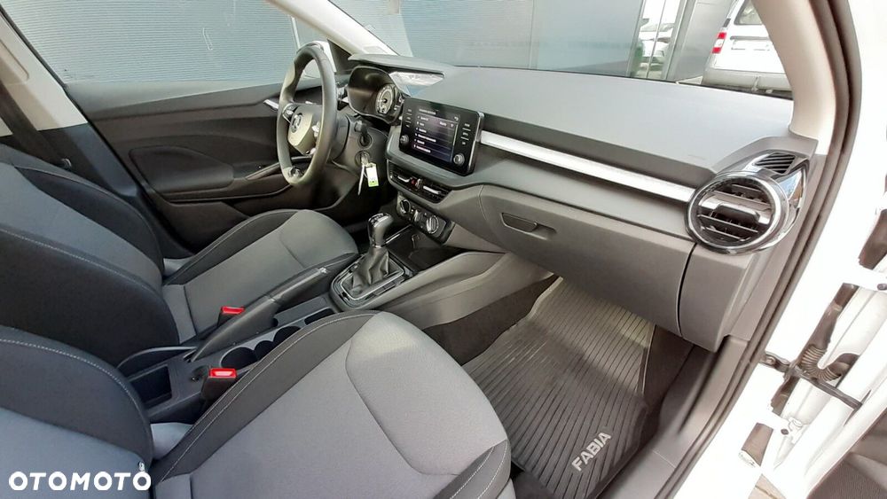 Skoda Fabia - 22