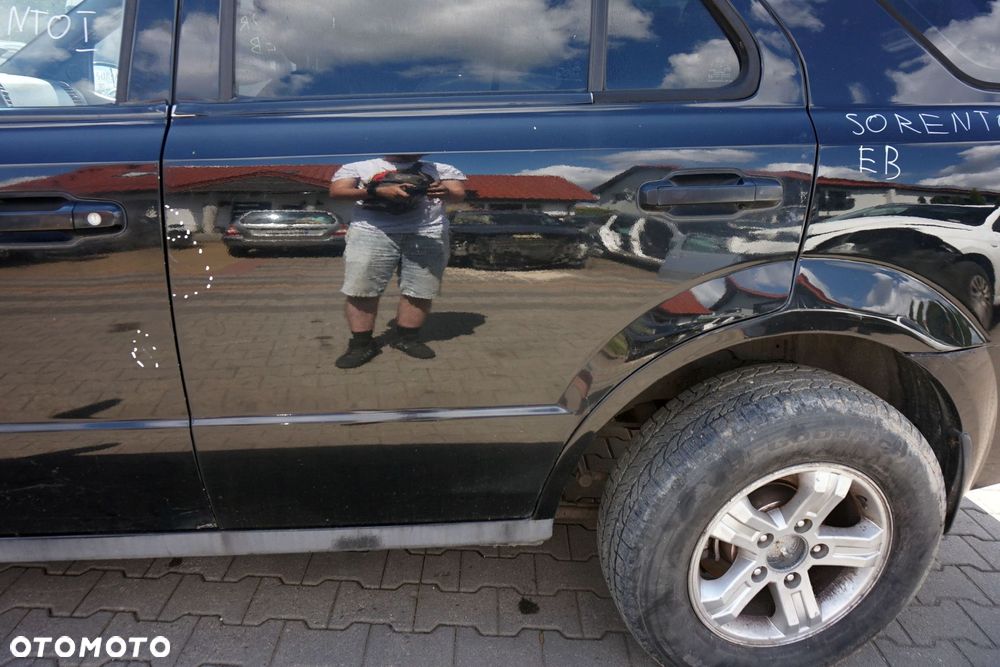DRZWI TYLNE LEWE SORENTO I EB  CZARNY KIA 2002-2007 - 3
