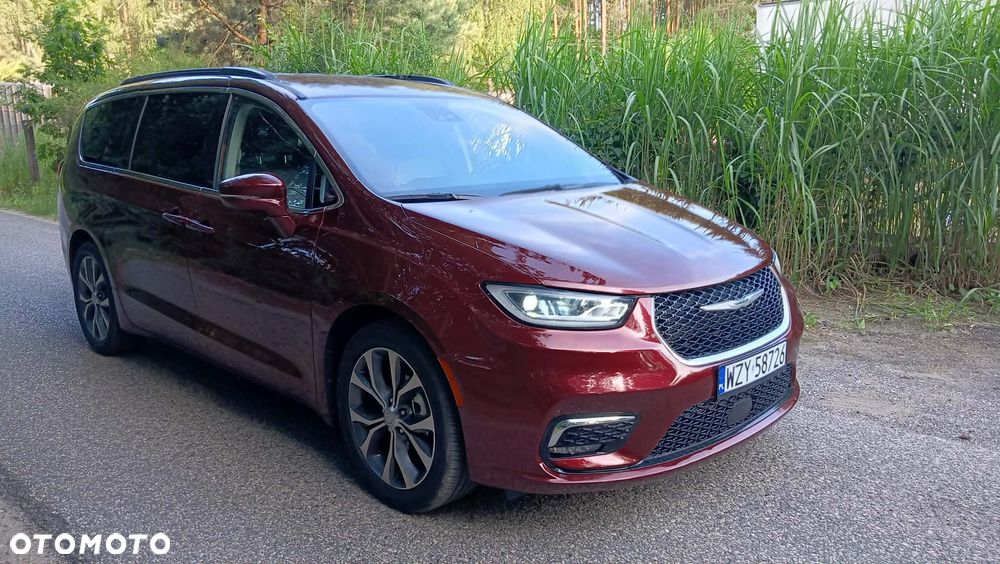 Chrysler Pacifica - 1