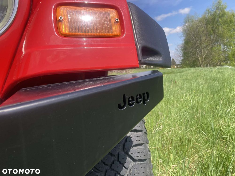 Jeep Wrangler - 11