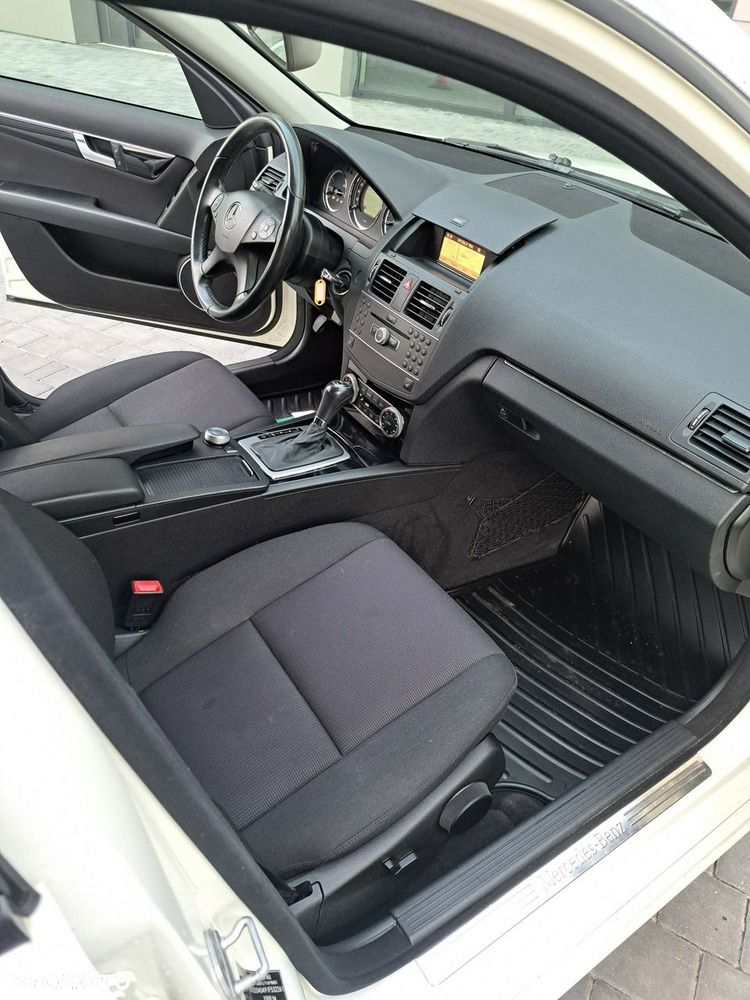 Mercedes-Benz Klasa C 180 BlueEFFICIENCY 7G-TRONIC - 16
