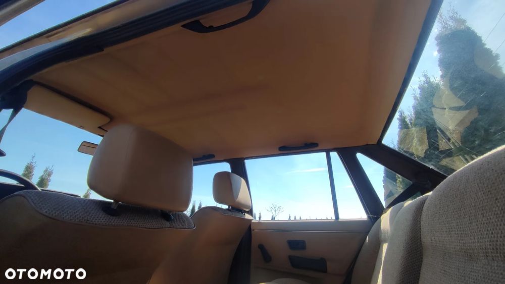 Volkswagen Passat - 17