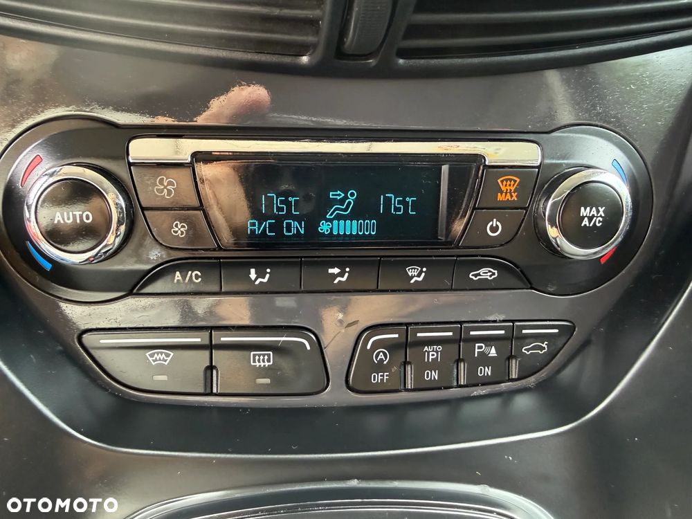 Ford Kuga - 19