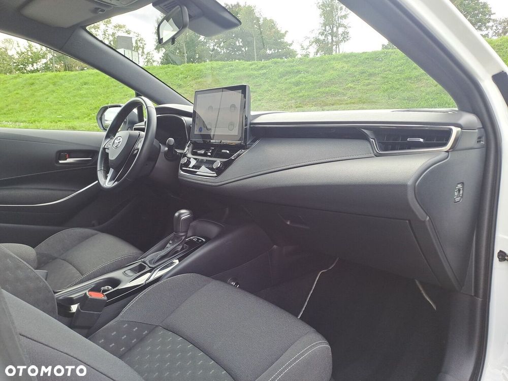 Toyota Corolla 1.8 Hybrid Comfort - 28
