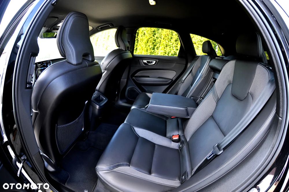 Volvo XC 60 B4 D Ultimate Dark - 19