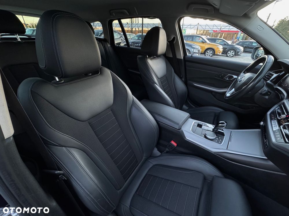 BMW Seria 3 320d xDrive MHEV Advantage - 29
