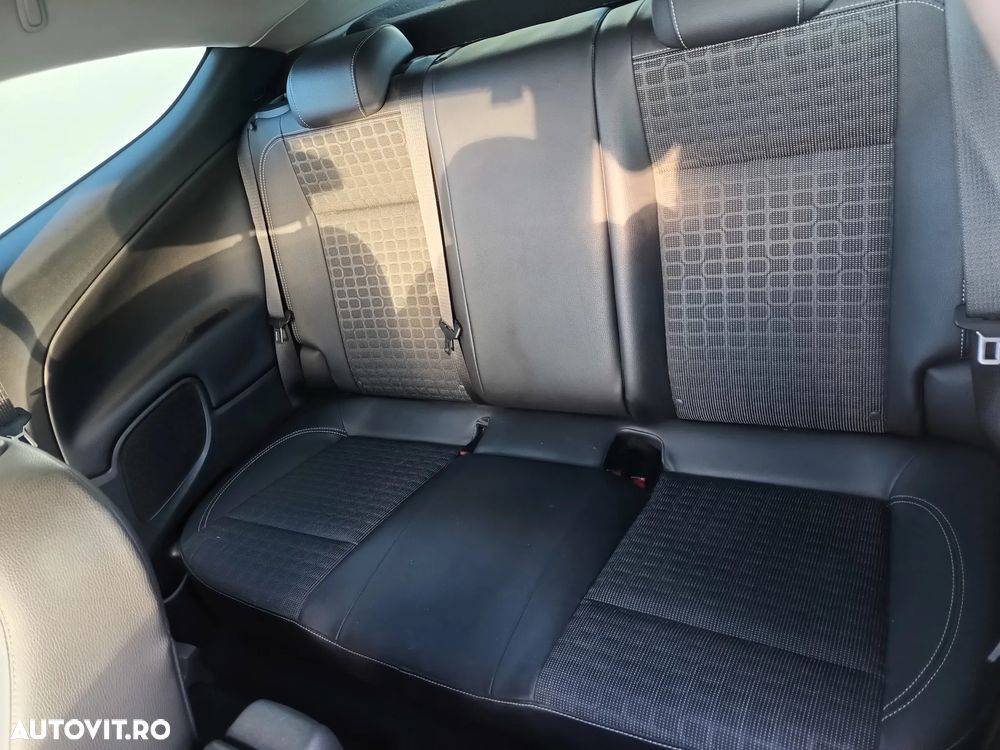 Opel Astra GTC 1.7 CDTI DPF ecoFLEX Start/Stop Innovation - 4