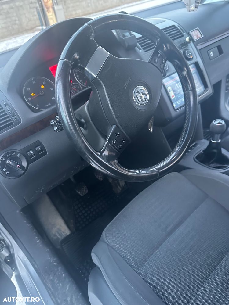 Volkswagen Touran 1.9 TDI DPF Trendline BlueMotion - 9