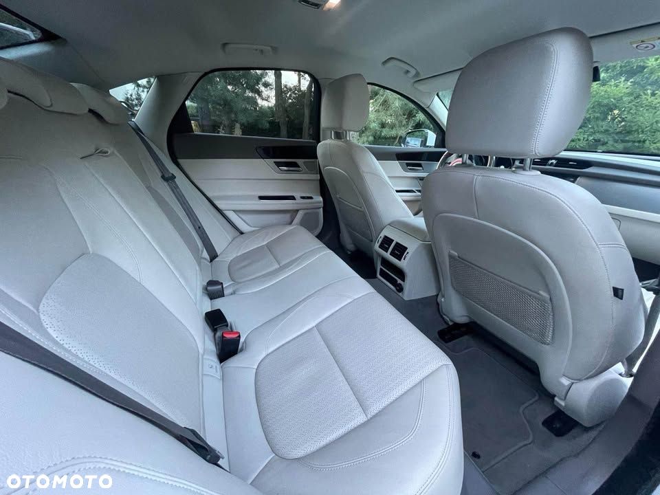 Jaguar XF 2.0 i4D Prestige - 2