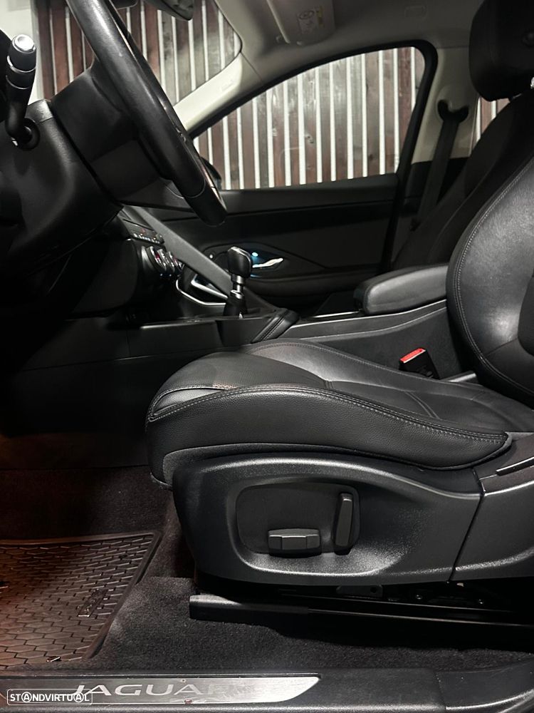 Jaguar E-Pace 2.0 i4D R-Dynamic S - 2