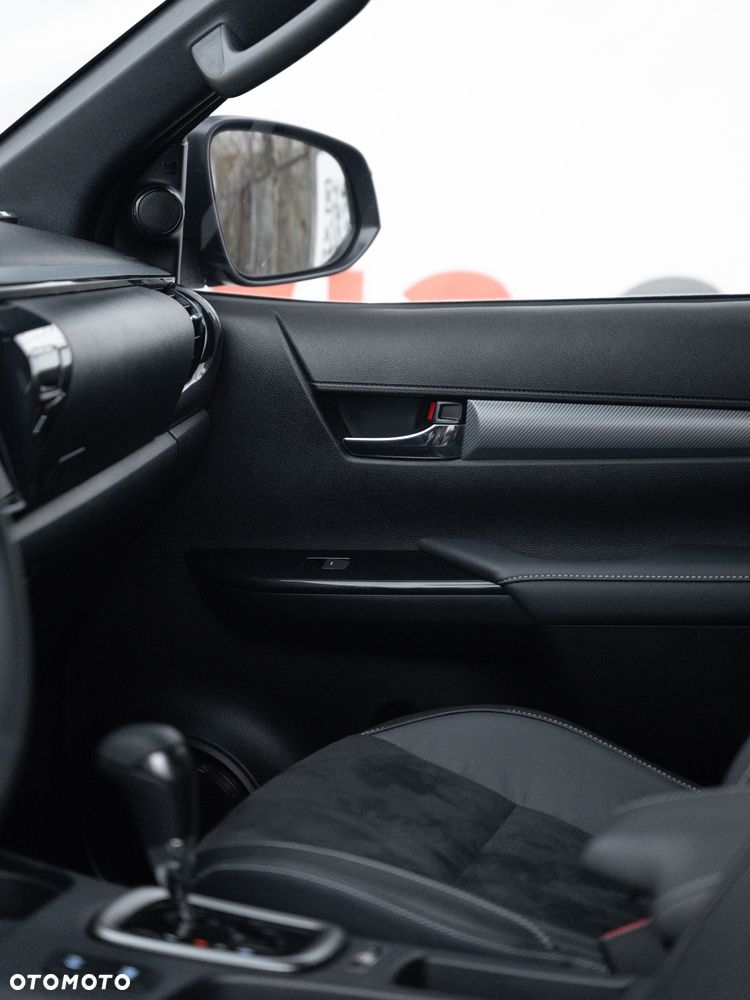 Toyota Hilux 2.8 D-4D Double Cab GR Sport II 4x4 - 32