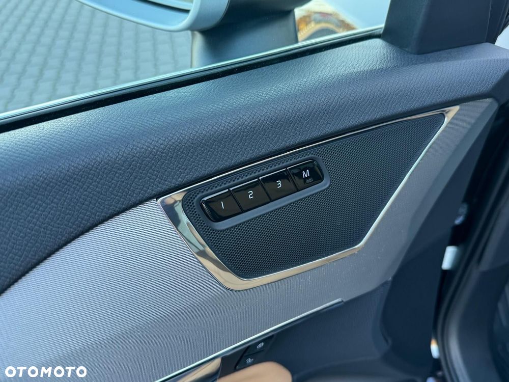 Volvo XC 90 D5 AWD Inscription 7os - 33