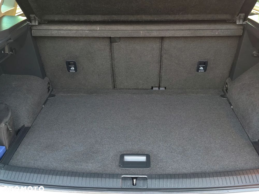 Volkswagen Tiguan 2.0 TDI SCR R-Line - 29
