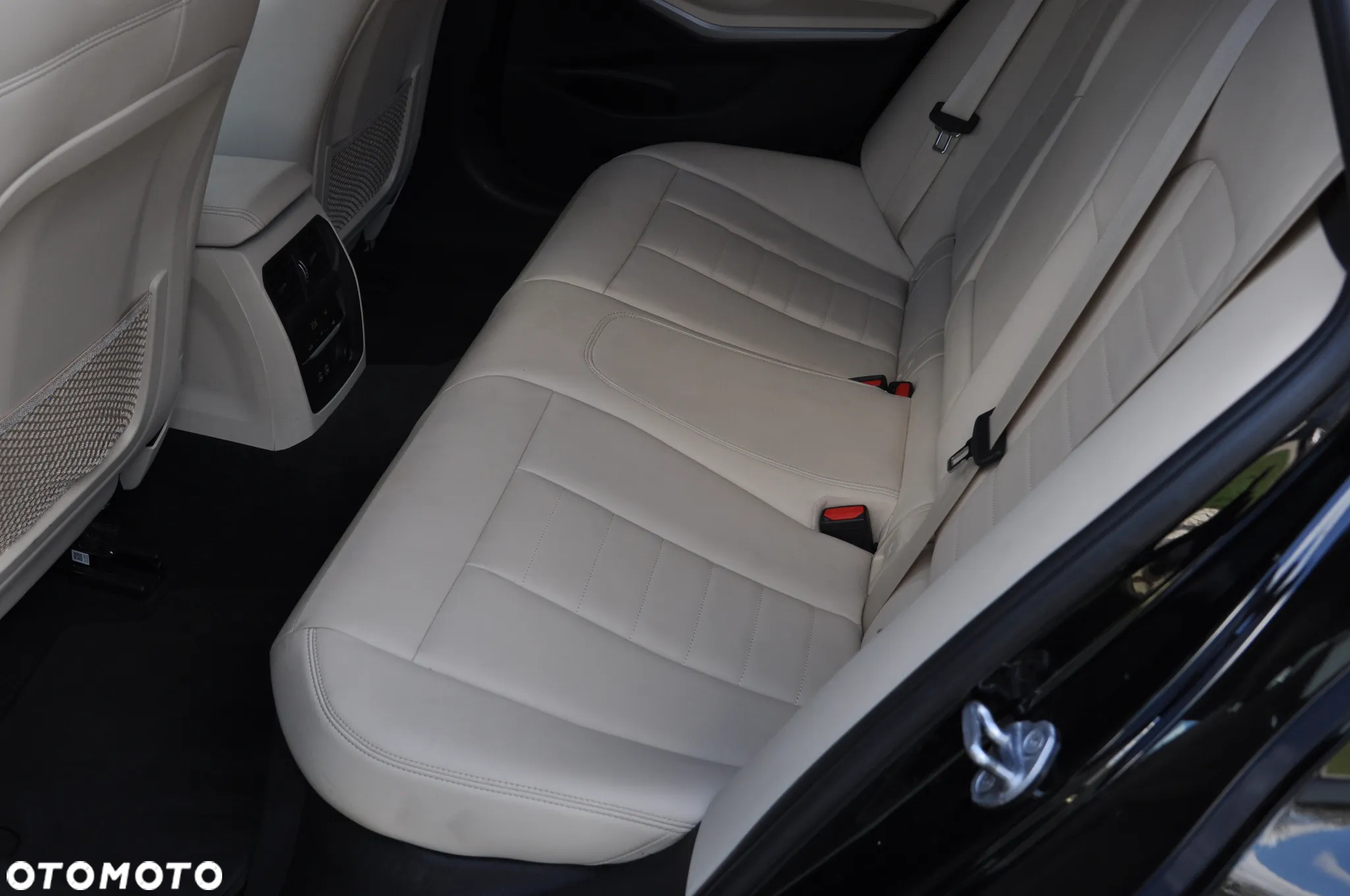 BMW Seria 3 320d xDrive Sport Line Shadow - 13
