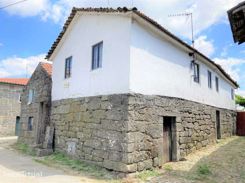 Moradias/Casas de Pedra Granito - Aldeia da N2 - Telões - V. P. Aguiar - Grande imagem: 4/11