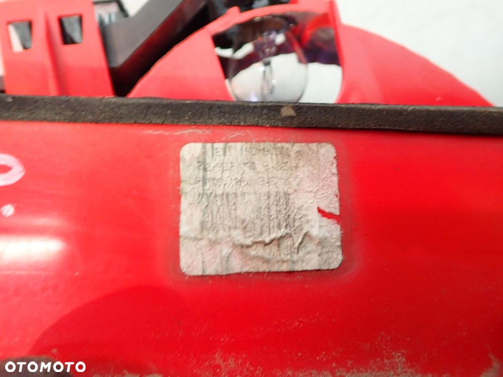 LAMPA PRAWA TYLNA KLAPA SEAT LEON II - 12