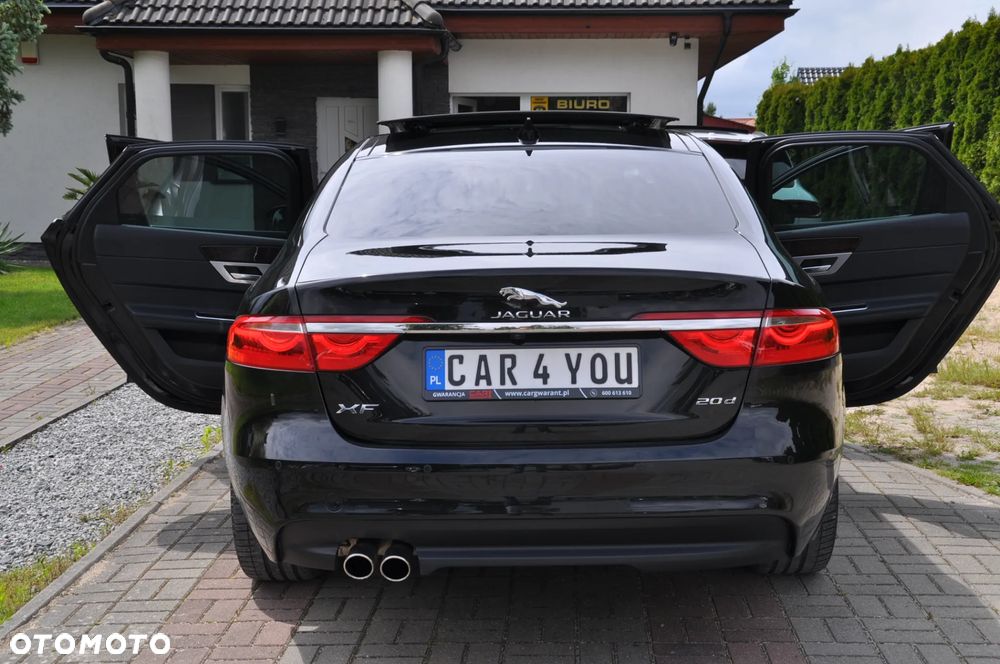 Jaguar XF 20d R-Sport - 27
